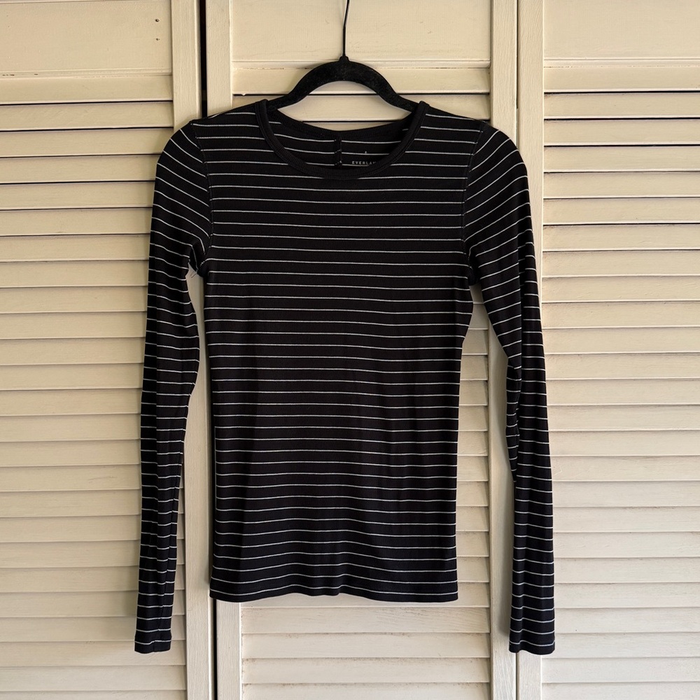 Everlane Women’s Black Striped Ribbed Long-Sleeve Crewneck Top